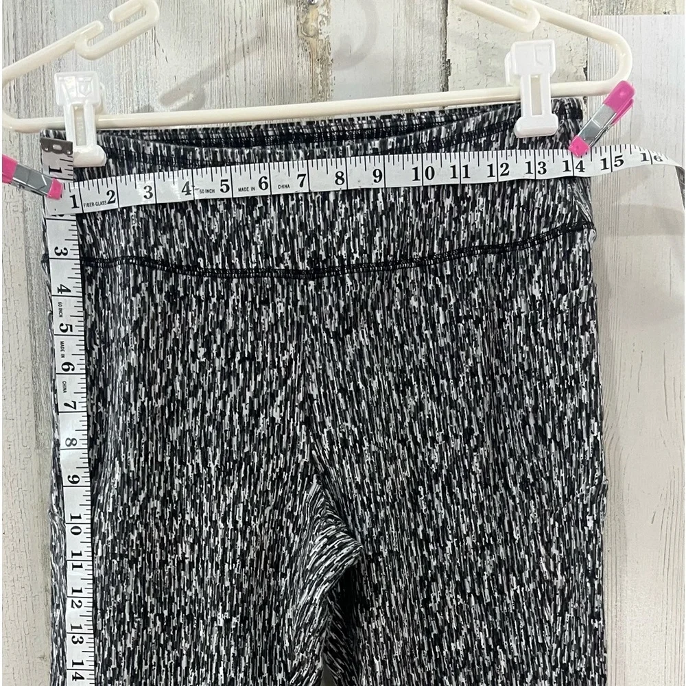 T By Talbots Black White Women's Cropped Capri Leggings side pockets Medium - Picture 3 of 10